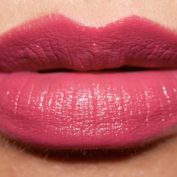 Klixen craving lips Klixen craving lips